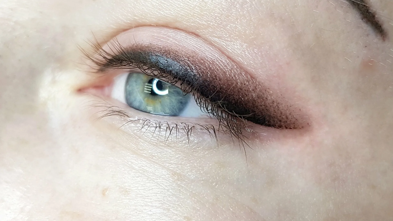 Achieve a Natural Look with Permanent Eyeliner in Brisbane